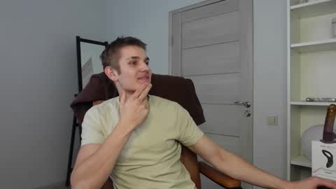 Snapshot of eric_poston chatting on 10.09.25 online show from 10.09.25
