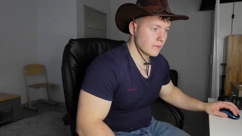 Snapshot of eric_poston chatting on 10.18.25 online show from 10.18.25