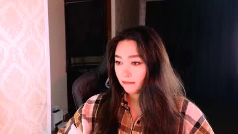 Snapshot of erica_wayne chatting on 12.01.25 Erica Wayne online show from 12.01.25