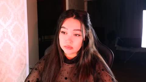 Snapshot of erica_wayne chatting on 12.01.25 Erica Wayne online show from 12.01.25