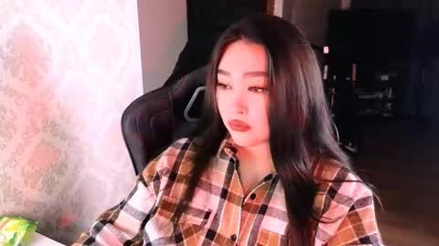 Snapshot of erica_wayne chatting on 12.15.25 Erica Wayne online show from 12.15.25