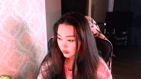 Snapshot of erica_wayne chatting on 12.16.25 Erica Wayne online show from 12.16.25