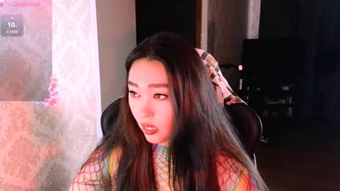 Snapshot of erica_wayne chatting on 12.19.25 Erica Wayne online show from 12.19.25