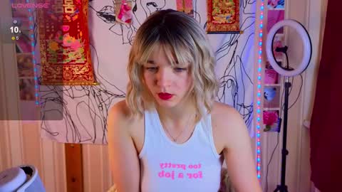 Snapshot of erica_winterr chatting on 03.10.25 Erica Winterr online show from 03.10.25