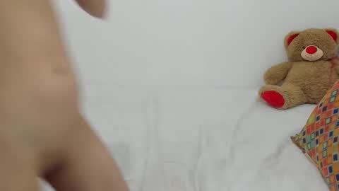 Snapshot of ericbana_ chatting on 02.10.25 Dayanna online show from 02.10.25