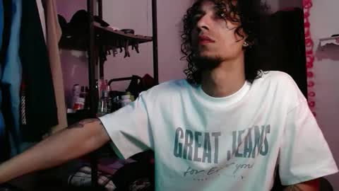 Snapshot of erick_martinezz chatting on 04.05.26 erick online show from 04.05.26