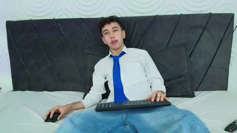 Snapshot of erickblaze_wm chatting on 02.01.25 Erick online show from 02.01.25