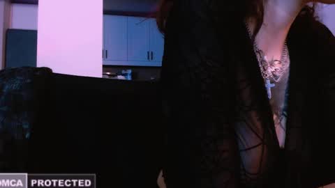 Snapshot of erii_xoxo chatting on 10.14.25 Rainbow on your spoon online show from 10.14.25