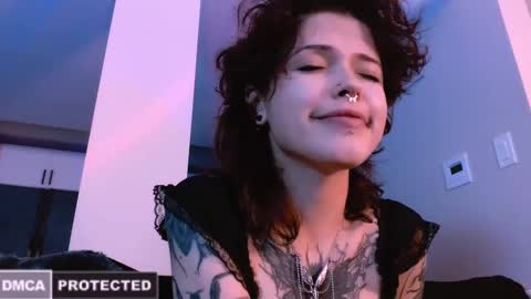 Snapshot of erii_xoxo chatting on 10.25.25 Rainbow on your spoon online show from 10.25.25