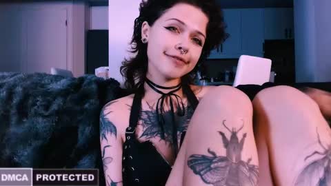 Snapshot of erii_xoxo chatting on 11.07.25 Rainbow on your spoon online show from 11.07.25