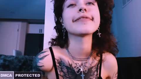 Snapshot of erii_xoxo chatting on 11.21.25 Rainbow on your spoon online show from 11.21.25