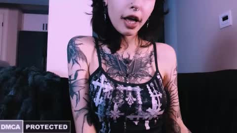 Snapshot of erii_xoxo chatting on 11.25.25 Rainbow on your spoon online show from 11.25.25