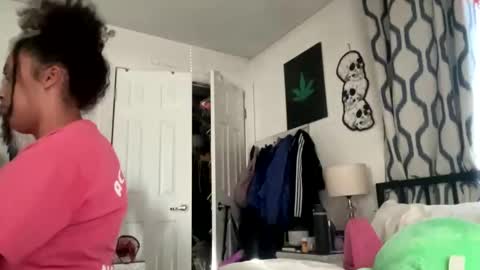 Snapshot of erik339102554 chatting on 11.04.25 Lea Erik online show from 11.04.25