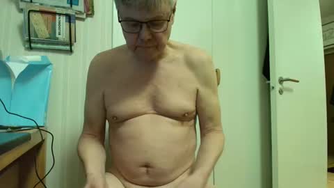 Snapshot of erik5552 chatting on 03.11.26 Erik online show from 03.11.26