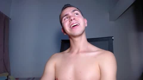 Snapshot of erik_rodriguez chatting on 10.16.25 Erik rodriguez online show from 10.16.25