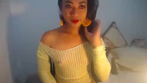 Snapshot of erika_madrigal chatting on 12.25.24 erika_madrigal online show from 12.25.24