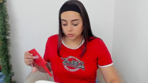 Snapshot of erika_mendez1 chatting on 12.20.24 Erika Mendez online show from 12.20.24