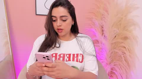 Snapshot of erika_mendez1 chatting on 01.10.25 Erika Mendez online show from 01.10.25