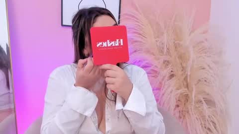 Snapshot of erika_mendez1 chatting on 02.25.25 Erika Mendez online show from 02.25.25