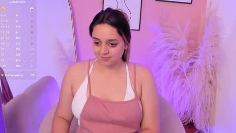 Snapshot of erika_mendez1 chatting on 10.04.25 Erika Mendez online show from 10.04.25