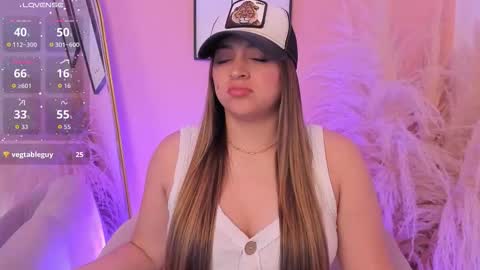 Snapshot of erika_mendez1 chatting on 11.24.25 Erika Mendez online show from 11.24.25