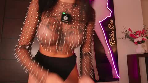 Venus Skye online show from 10.28.25