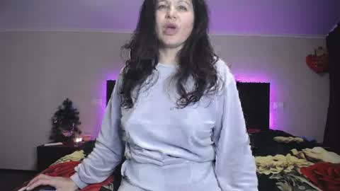 Snapshot of erikagold chatting on 12.08.24 ErikaGold online show from 12.08.24