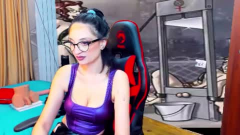 erikalorren online show from 01.16.25