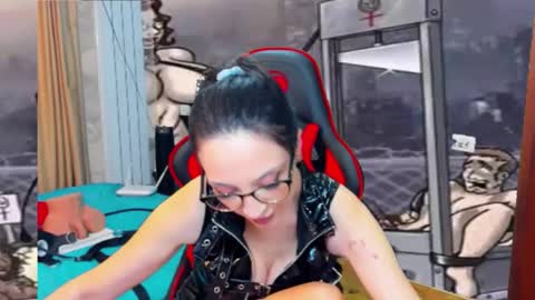 erikalorren online show from 01.26.25