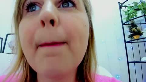 Snapshot of erikalov chatting on 02.08.26 Adelina online show from 02.08.26