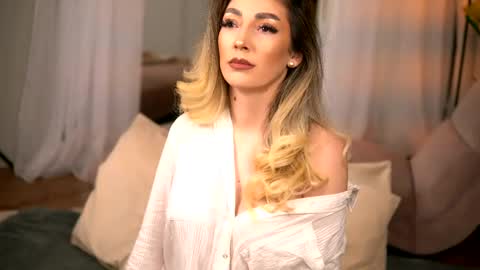 Snapshot of erisvesper chatting on 05.18.26 Eris online show from 05.18.26