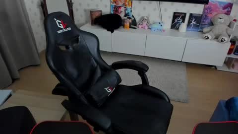 Max online show from 02.14.25