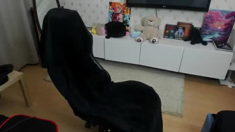 Max online show from 11.10.25