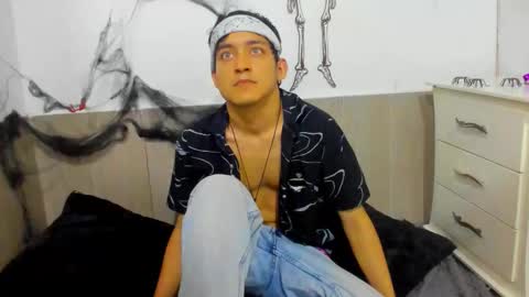 Snapshot of eros_fang chatting on 10.24.25 eros_fang online show from 10.24.25