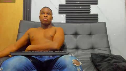 Snapshot of eros_fang chatting on 11.08.25 eros_fang online show from 11.08.25