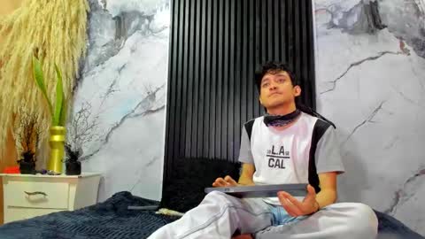 Snapshot of eros_fang chatting on 11.20.25 eros_fang online show from 11.20.25