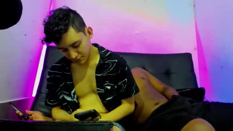 Snapshot of eros_fang chatting on 12.04.25 eros_fang online show from 12.04.25