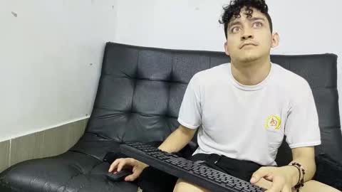 Snapshot of eros_fang chatting on 12.14.25 eros_fang online show from 12.14.25