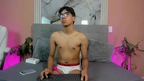 Eros Lux1 online show from 04.04.26