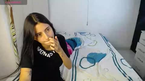 Snapshot of erosgirls_ chatting on 09.25.25 erosgirls_ online show from 09.25.25