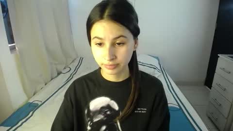 Snapshot of erosgirls_ chatting on 10.05.25 erosgirls_ online show from 10.05.25