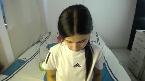 Snapshot of erosgirls_ chatting on 10.10.25 erosgirls_ online show from 10.10.25