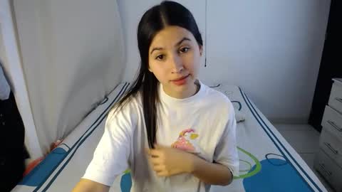 Snapshot of erosgirls_ chatting on 11.10.25 erosgirls_ online show from 11.10.25