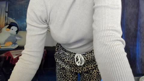 Snapshot of erotic_dessire chatting on 12.26.24 Eve online show from 12.26.24