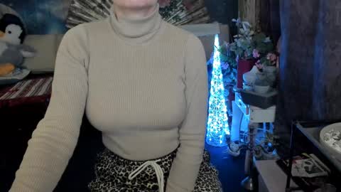 Snapshot of erotic_dessire chatting on 12.26.24 Eve online show from 12.26.24