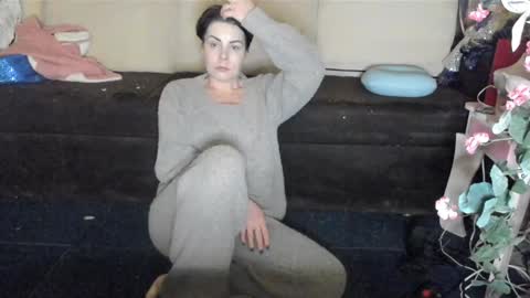 Snapshot of erotic_dessire chatting on 01.06.25 Eve online show from 01.06.25