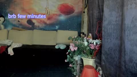 Snapshot of erotic_dessire chatting on 01.12.25 Eve online show from 01.12.25