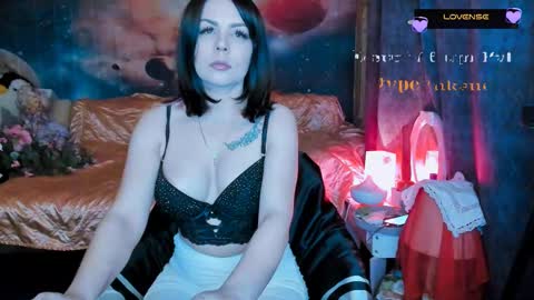 Snapshot of erotic_dessire chatting on 02.19.25 Eve online show from 02.19.25