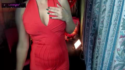 Snapshot of erotic_dessire chatting on 09.23.25 Eve online show from 09.23.25