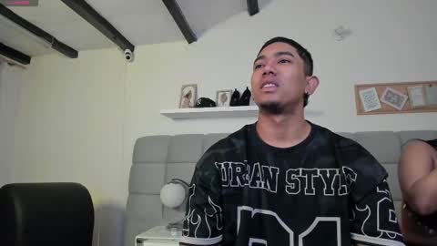 Snapshot of erotic_sins chatting on 11.29.25 erotic_sins online show from 11.29.25